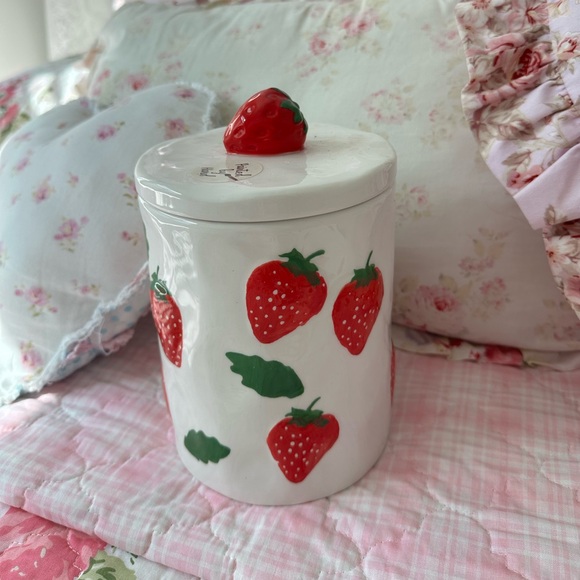 Strawberry decor bundle - Picture 9 of 9